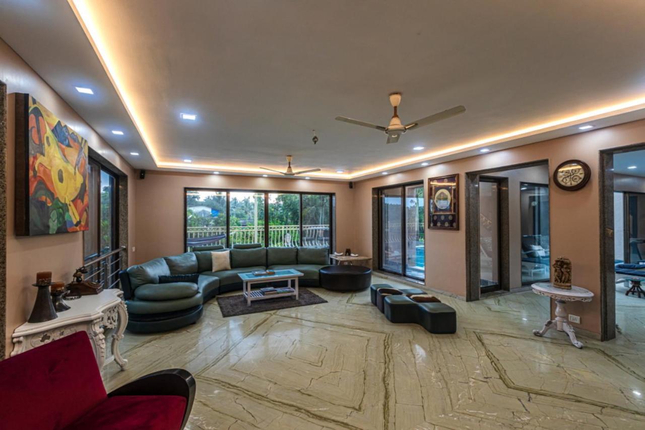 Saffronstays Aura, Alibaug - Luxury Pool Villa With A Game Room And Spacious Lawn อลีบาก ภายนอก รูปภาพ