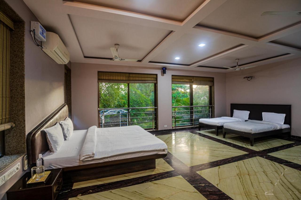 Saffronstays Aura, Alibaug - Luxury Pool Villa With A Game Room And Spacious Lawn อลีบาก ภายนอก รูปภาพ