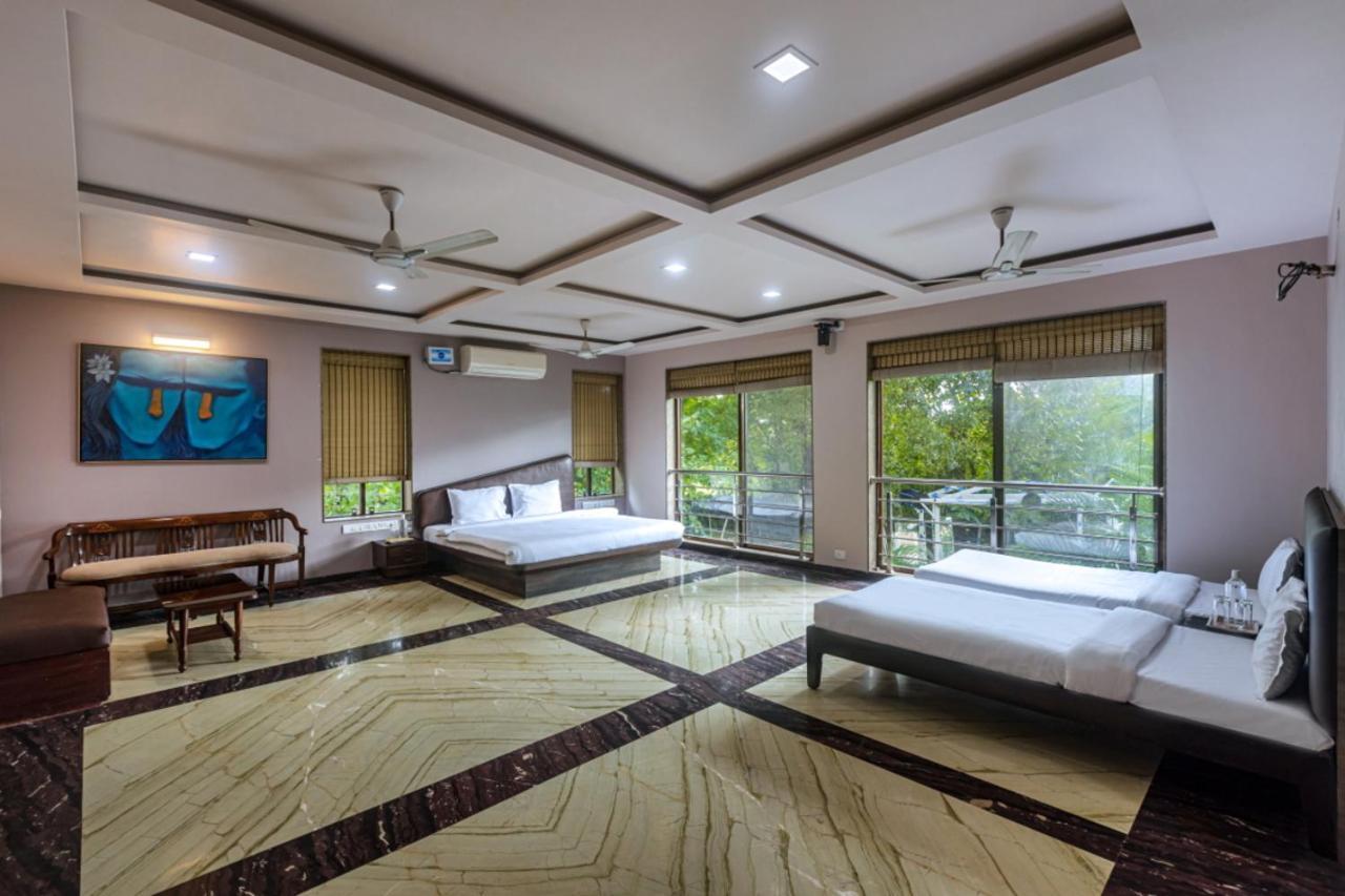 Saffronstays Aura, Alibaug - Luxury Pool Villa With A Game Room And Spacious Lawn อลีบาก ภายนอก รูปภาพ