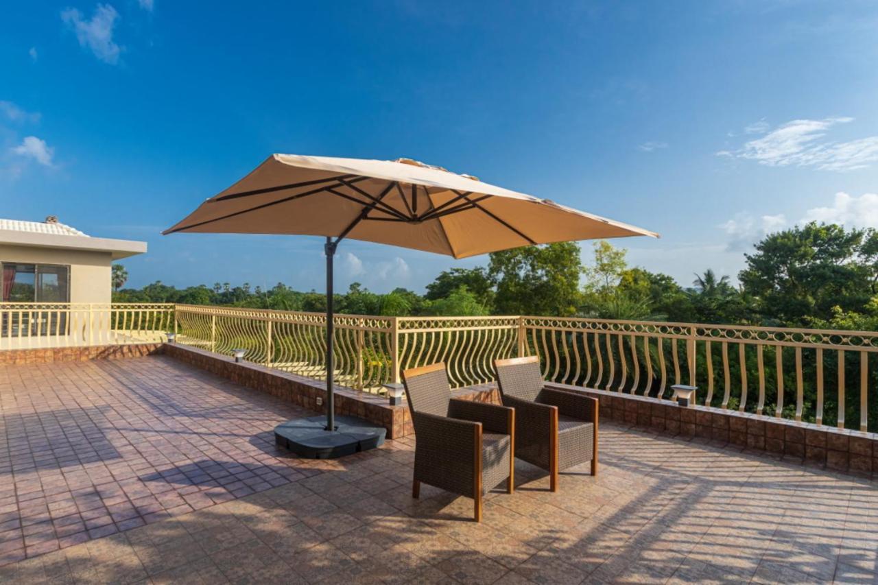 Saffronstays Aura, Alibaug - Luxury Pool Villa With A Game Room And Spacious Lawn อลีบาก ภายนอก รูปภาพ